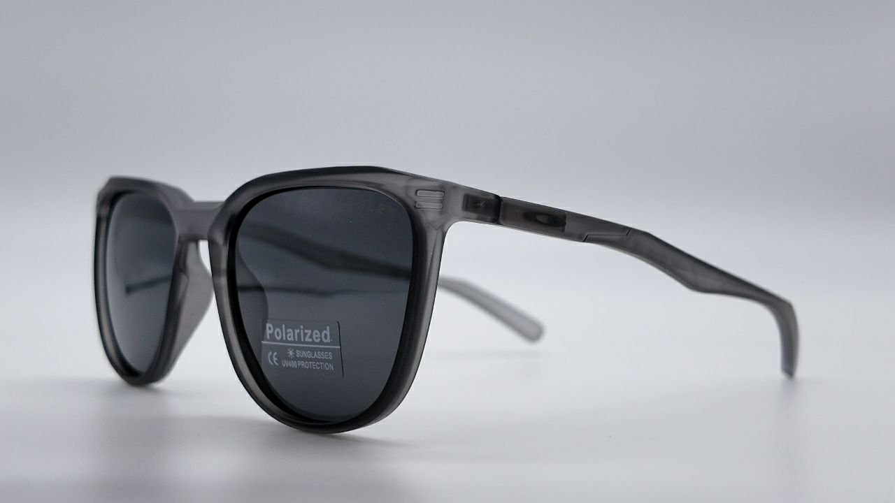 OAKLEY